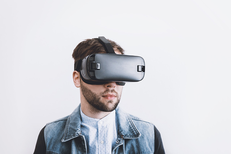 Spending on VR & AR expected to reach globally $18.8 billion next year